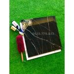 Gạch 80x80 màu đen sọc trắng