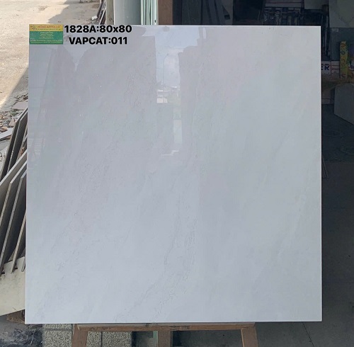 GẠCH LÁT NỀN 80X80 TRẮNG VÂN KHOÁNG ĐÁ BÓNG KIẾNG