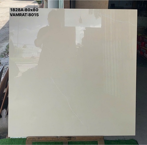 Gạch 80x80 Kem Nhạt Vân Chỉ Trắng Bóng Kiếng