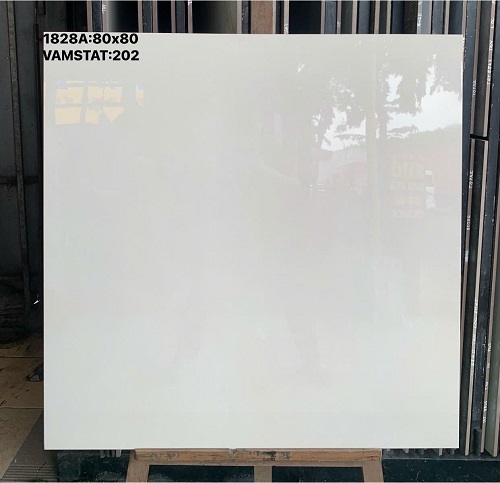 Gạch 80x80 Trắng Sữa Trơn Bóng Kiếng Trung Quốc
