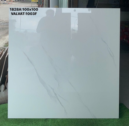 Gạch 100x100 Trắng Xám Vân Mây Bóng Kiếng